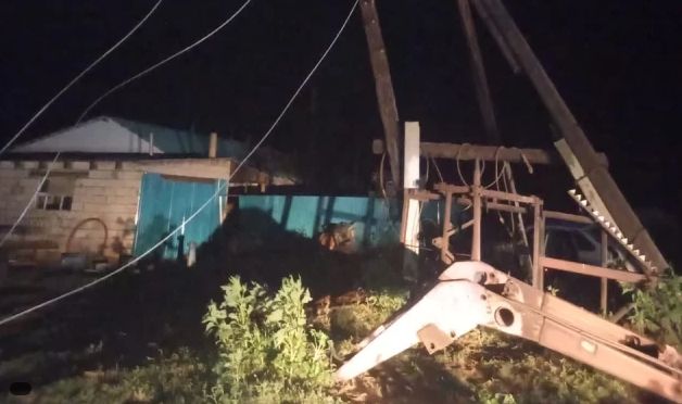 Полсела остались без крыш после урагана в Актюбинской области