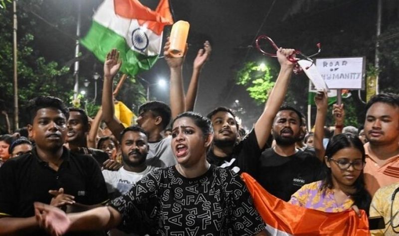 На фоне изнасилования и убийства медика в Индии прошёл самый масштабный женский протест
