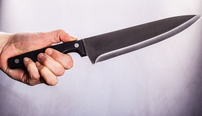 Зарезал женщину: жителя Семея подозревают в убийстве сожительницы