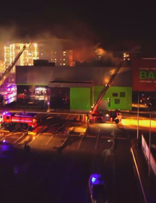 Причиной крупного пожара в ТРЦ Атырау стало замыкание в электрощитовой