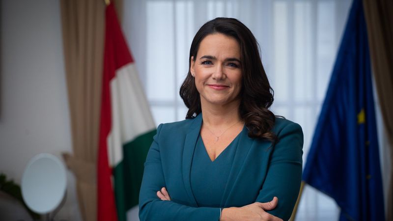 Президент Венгрии помиловала извращенца и подала в отставку