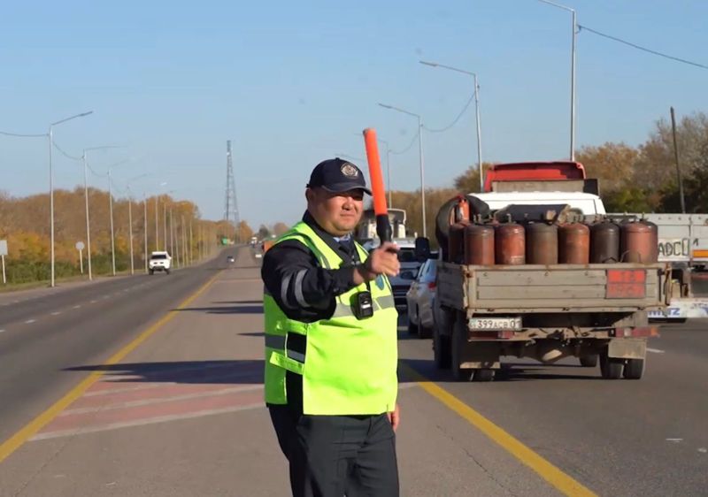 Неотдохнувших водителей грузовиков оштрафовали на 48 млн в Казахстане