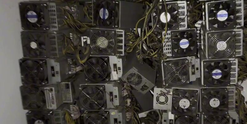 В Рудном майнеры-нелегалы добыли биткоинов на 100 миллионов тенге