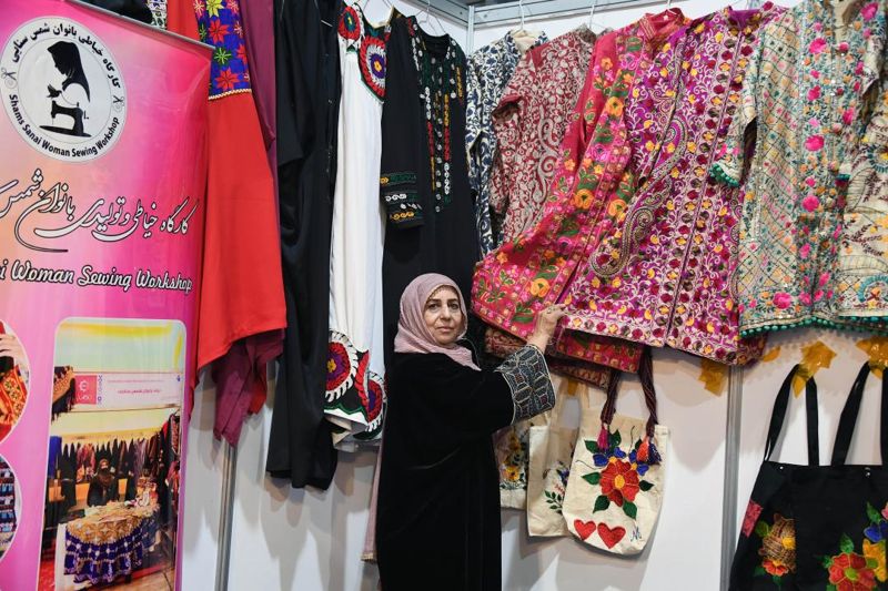 От ковра до чая: в Алматы открылась выставка афганских товаров