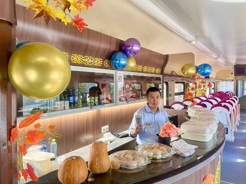 Буфеты появились в поездах Казахстана