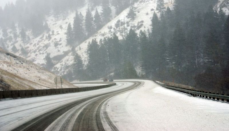 Снег и гололёд прогнозируют в Алматы: коммунальщики перешли на усиленный режим работы