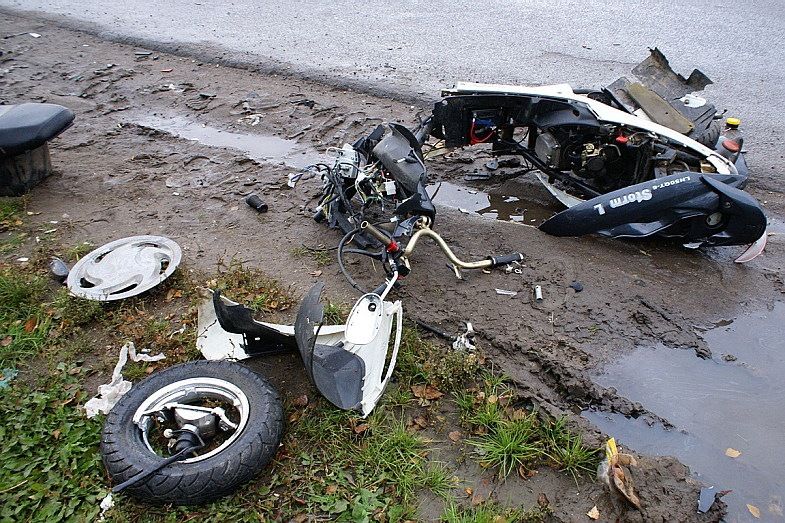 Два подростка-мопедиста столкнулись на дороге и погибли в Жетысу