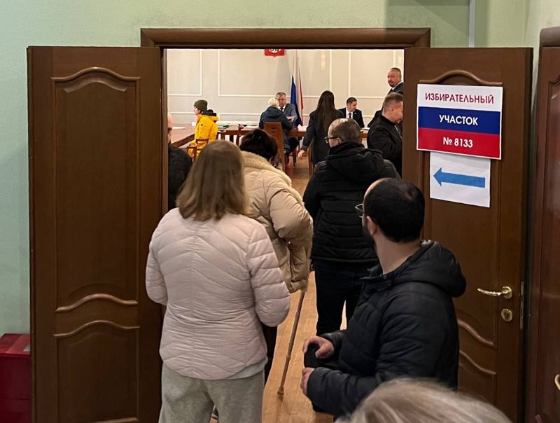 Продлить время для голосования из-за очередей решили в Генконсульстве России в Алматы