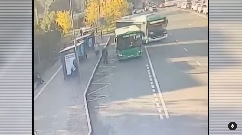 Угрожал водителю автобуса: в Алматы задержали неадекватного пассажира