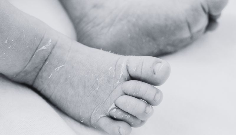 Пыталась продать дочь и купить квартиру - женщину осудили в Узбекистане