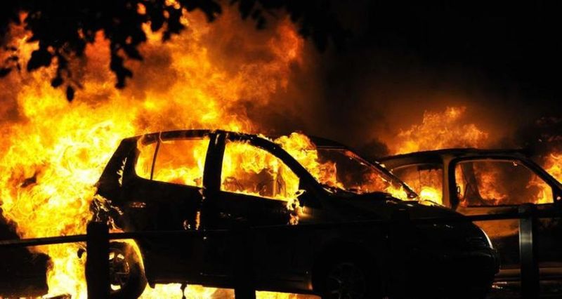 Иностранцы решили отомстить алматинке и сожгли её автомобиль