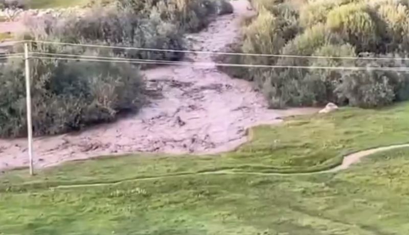 Из-за прорыва горного озера в Кыргызстане эвакуировали жителей двух сёл