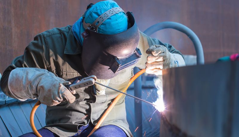 Строили мост: сварщик получил ожог 70% тела на работе в Акмолинской области