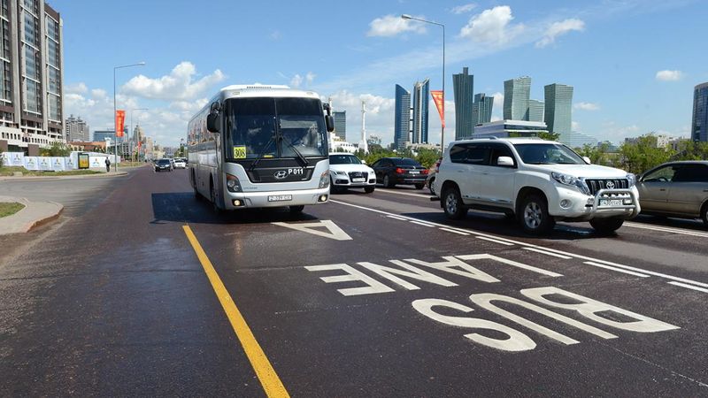 По проспекту Мангилик ел в Астане запустили Bus Lane