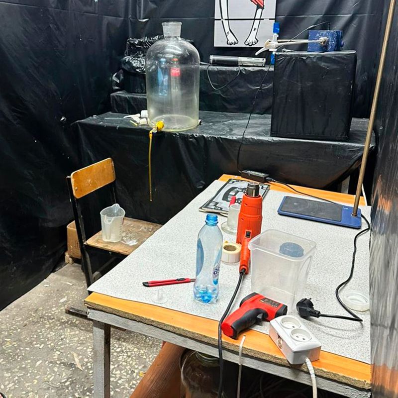 7 кг мефедрона для зарубежного заказчика изъяли в алматинской нарколаборатории