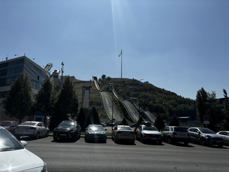 Куда делись миллиарды, или Кого обвинили строители трамплинов в Алматы