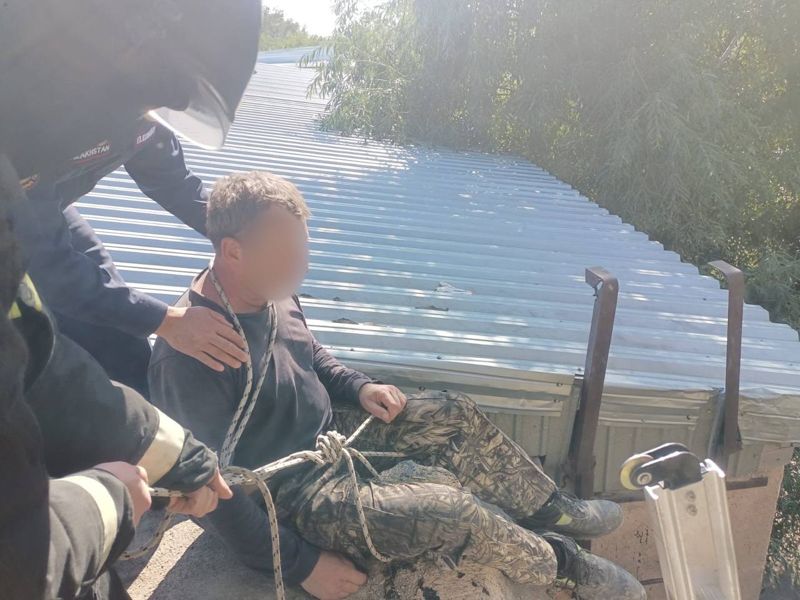 Был на крыше и отнялись руки: в Акмолинской области спасли рабочего