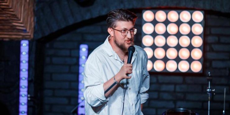 Стендап-комик Александр Меркуль вышел на свободу