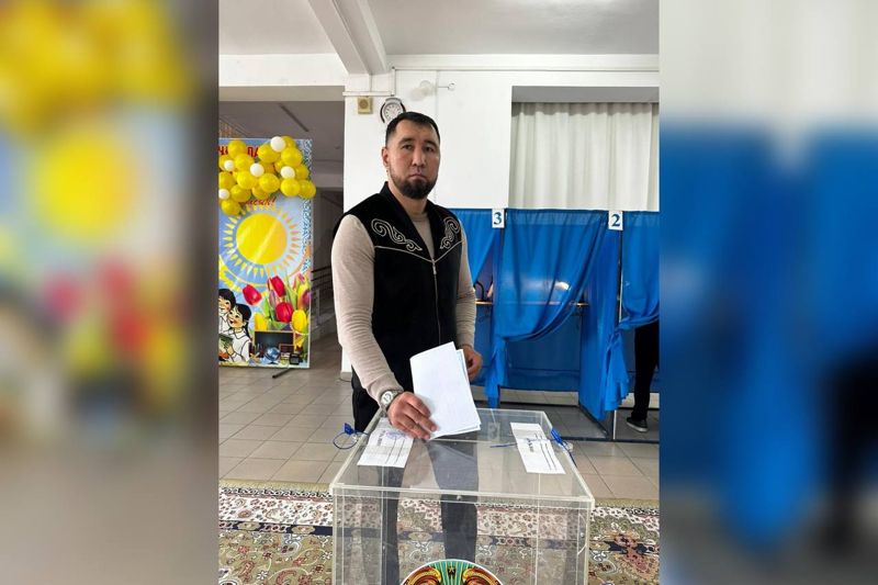 Казахстанец по имени Атомбек проголосовал на референдуме в Алматинской области
