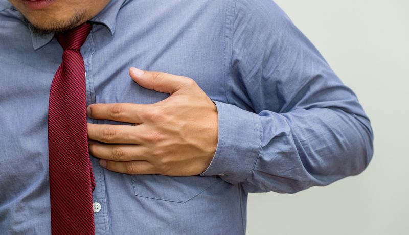 Четыре остановки сердца: пациента вернули к жизни после инфаркта миокарда в Алматы