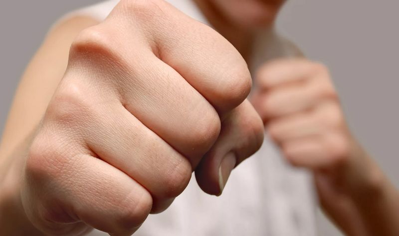 В Туркестанской области юноша в салоне авто избил до смерти свою подругу