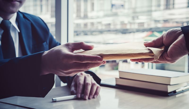 110 млн за смягчение наказания: судью из Шымкента обвиняют в мошенничестве