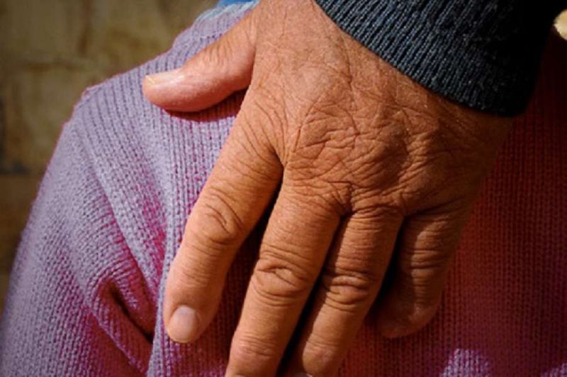 Показывал член и облизывал губы: в СКО осудили пенсионера-педофила