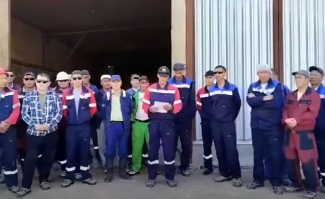 Прекратить сокращать персонал требуют работники на месторождении в Мангистау