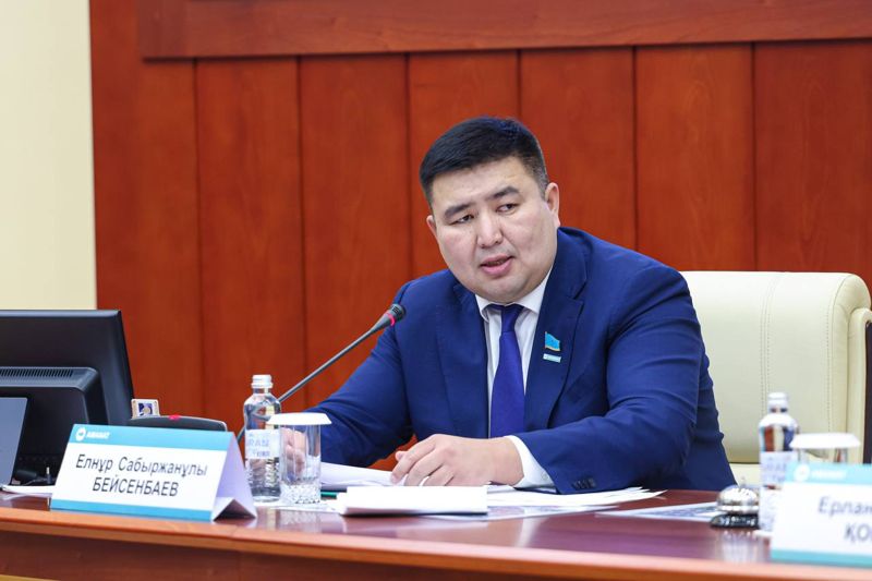 AMANAT требует ускорить исследование по единому часовому поясу до марта 2025 года