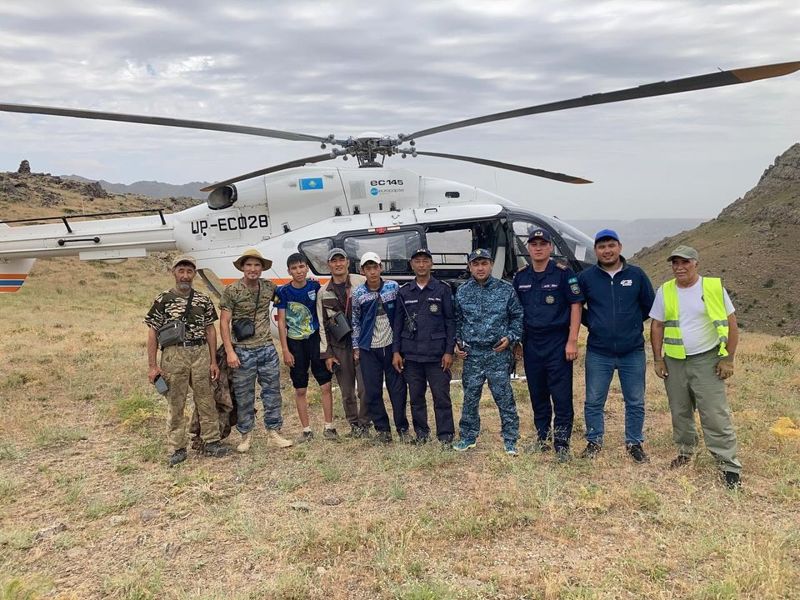 В Туркестанской области заблудившихся подростков нашли только при помощи вертолета