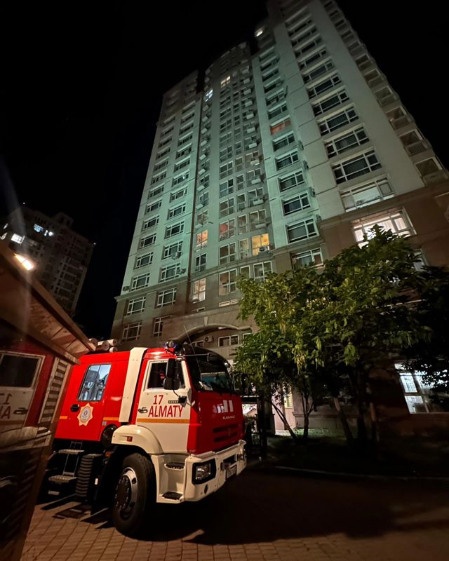 В элитной алматинской высотке горела квартира на 16 этаже
