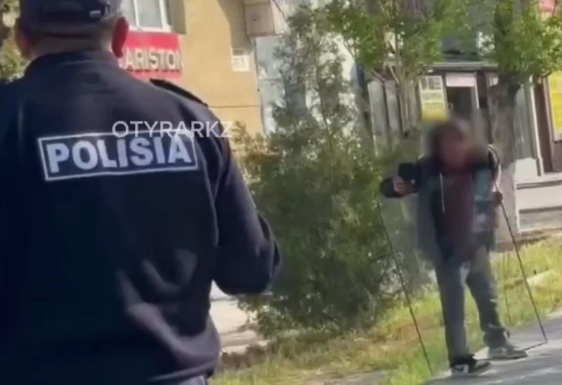 В Туркестане полицейские спасли мужчину от самоубийства