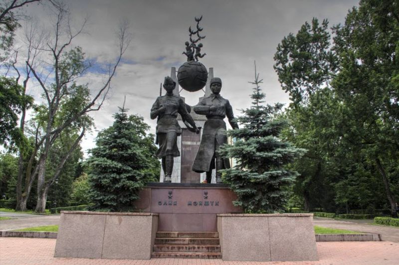 Неустойку в 56 млн взыщут с подрядчика за недореконструкцию сквера "Алии и Маншук"