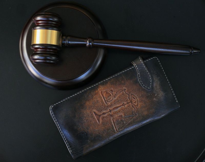 Миллионные штрафы ждут казахстанских артистов, оскорбляющих зрителей