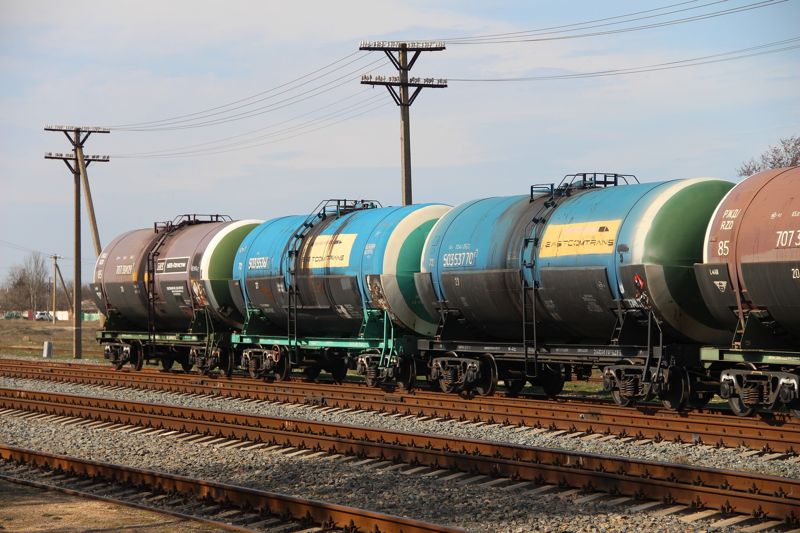 Казахстан ввёл запрет на вывоз бензина и дизтоплива автомобильным и железнодорожным транспортом