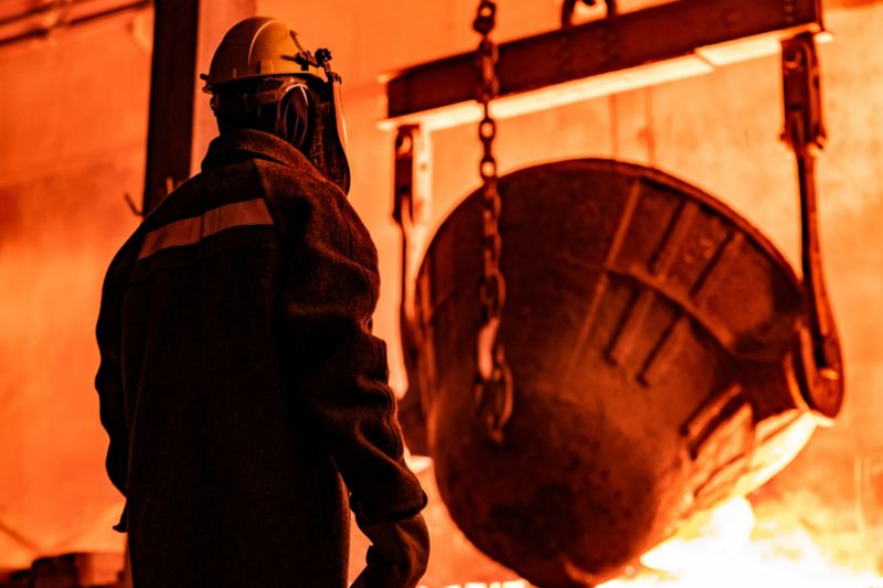 В Актобе пять работников завода получили ожоги