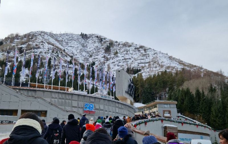 Склоны «Мохнатки» и «Горельника» пообещали укрепить до конца лета