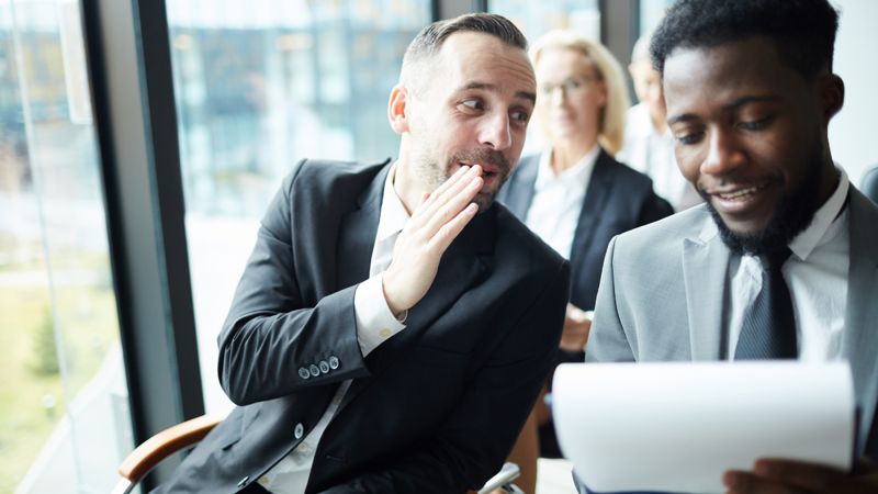 Жасырын сырларды шет елге жайғандар: ҰҚК бақылауды күшейтеді