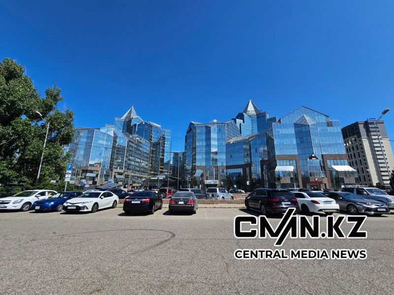 В Алматы тушат пожар в элитном ЖК «Нурлы-Тау»