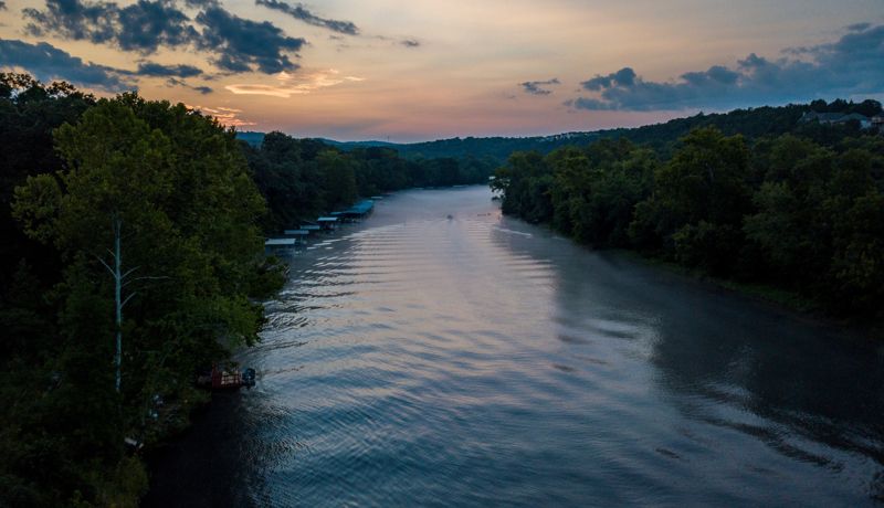 Убили и скинули в реку: третьи сутки в Атырауской области ищут тело девушки