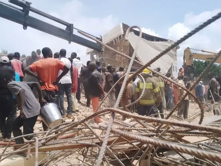 22 человека погибли во время обрушения школы в Нигерии