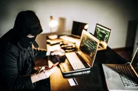 Алматинку осудили на 3 года за регистрацию SIM-карт для мошенников