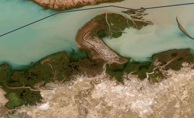 В Алматинской области тлеет 30 га камыша