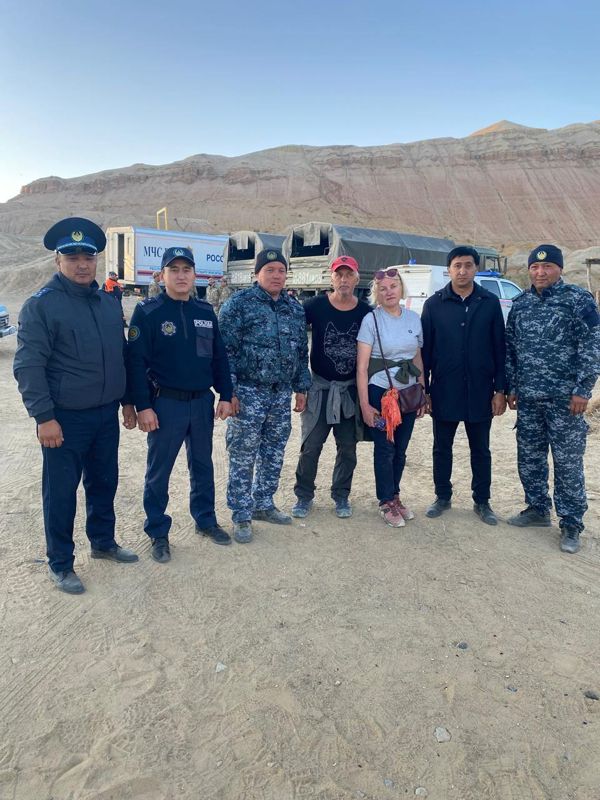 Потерявшихся в горах латвийцев, нашла полиция в Жетысу