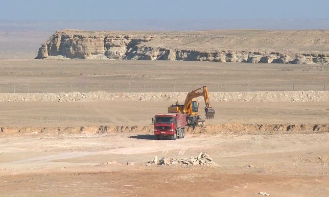 Токсичные и радиоактивные отходы хвостохранилища в Мангистау развевает по ветру - ситуацию показал депутат Мажилиса