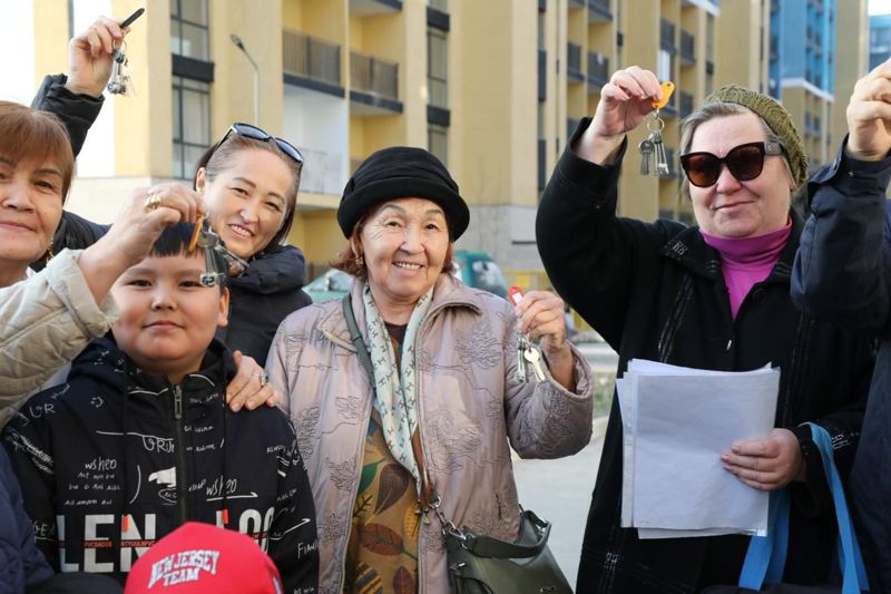 Очередники получили ключи от новых квартир в Алматы