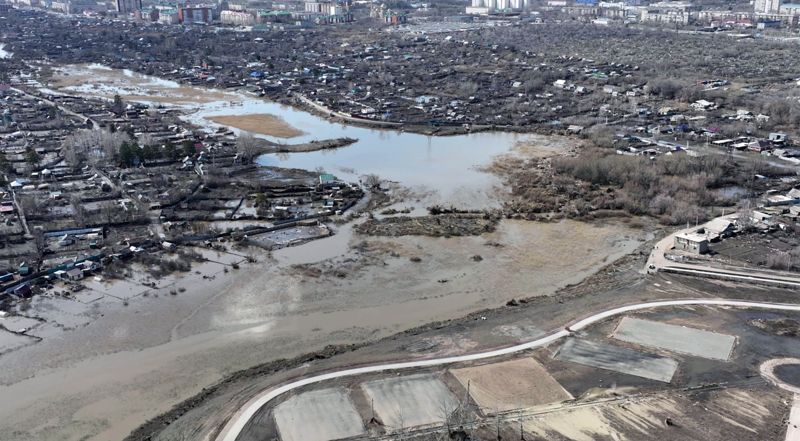 Более 700 домов оказались разрушенными после паводков в Казахстане