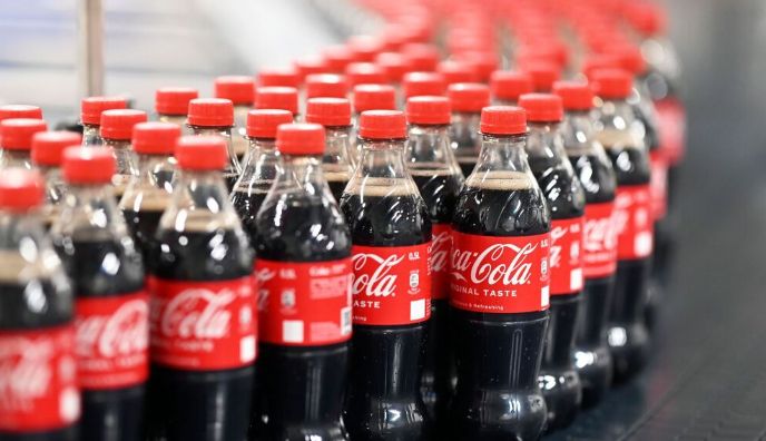 28 млн бутылок возвращает Coca-Cola из-за металла в напитке