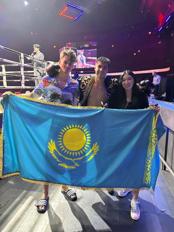 Боксшы Тимур Баситов WBC Silver экс-чемпионын тізе бүктірді