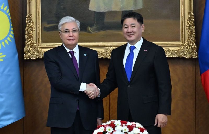 Квоты для студентов и развитие туризма: о чём говорили Токаев и президент Монголии